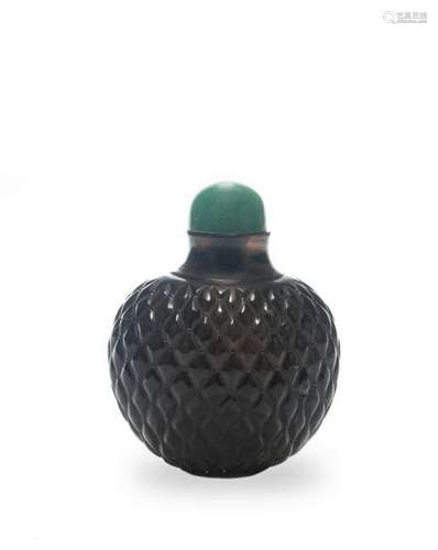 Chinese Agate Carved Snuff Bottle, 18th Century