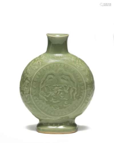 Longquan Celadon Moonflask with Dragon & Phoenix