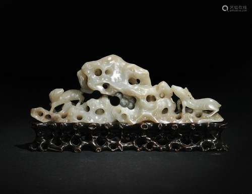 Chinese Jade Boulder Brush Rest, Ming Dynasty