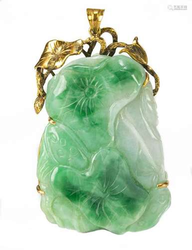 Chinese Jadeite Pendant with 14K Gold