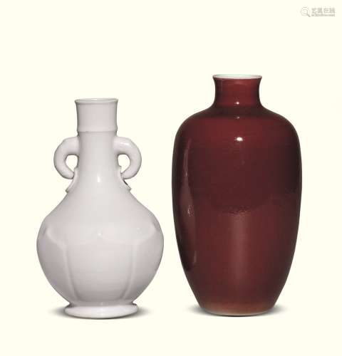 清 白釉、郎红釉瓶 （两件）