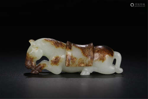 CHINESE WHITE JADE COUCHING HORSE TABLE ITEM