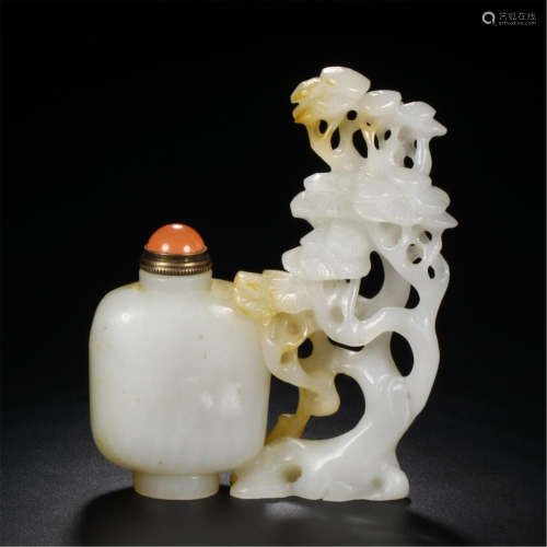 CHINESE WHITE JADE SNUFF BOTTLE