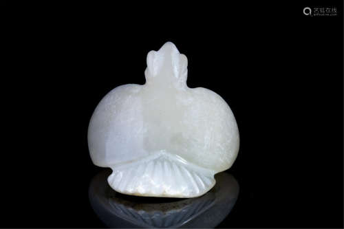 CHINESE WHITE JADE EAGLE TABLE ITEM