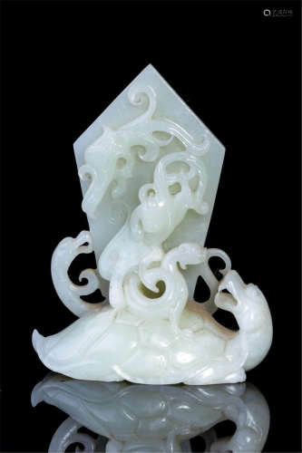 CHINESE CELADON JADE BEAST TABLE ITEM