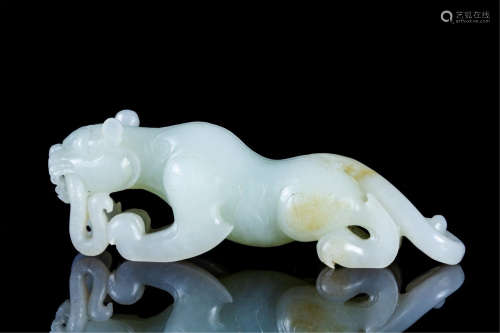 CHINESE WHITE JADE TIGER TABLE ITEM