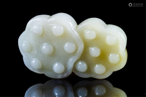 CHINESE WHITE JADE LOTUS SEED