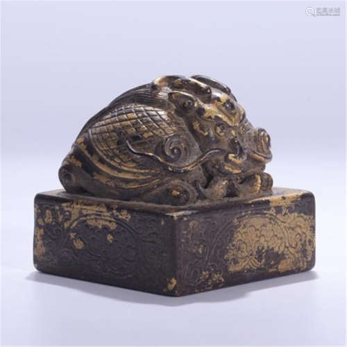 CHINESE GILT BRONZE BEAST SEAL