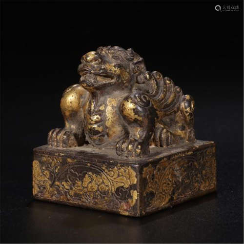 CHINESE GILT BRONZE BEAST SEAL