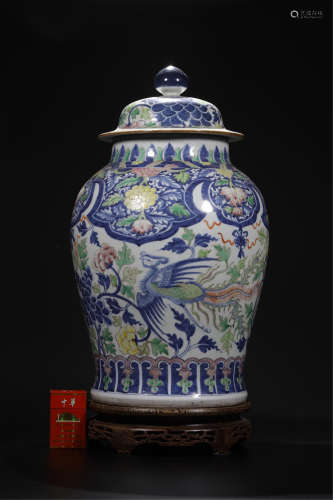 CHINESE PORCELAIN BLUE AND WHITE WUCAI LIDDED TEMPLE JAR