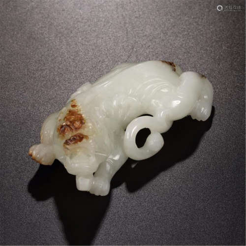 CHINESE WHITE JADE BEAST TABLE ITEM