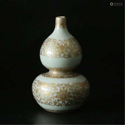 CHINESE PORCELAIN GOLD PAINTED BLUE GLAZE DOUBLE GOURD VASE