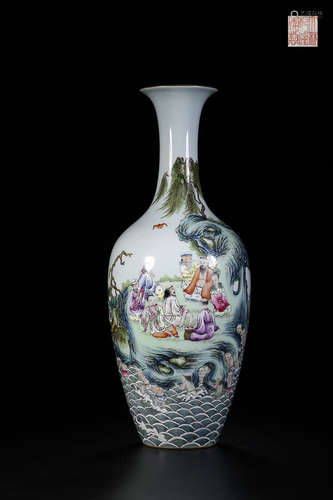 QIANLONG MARK FAMILLE ROSE VASE