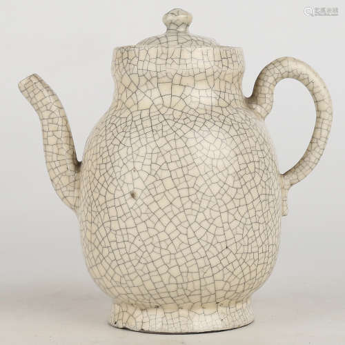 A Chinese Ge-Type Porcelain Tea Pot