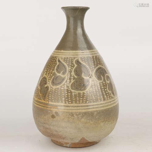 A Korean Porcelain Vase