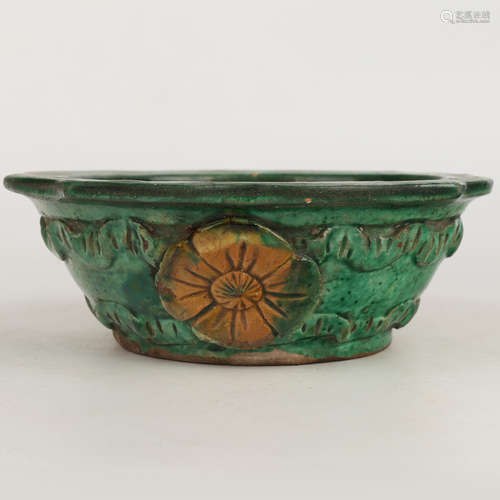 A Chinese Green Glazed Porcelain Flower Pot