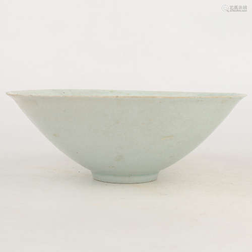A Chinese Hutian Type Porcelain Bowl
