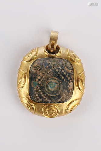 A Chinese Carved Peking Glass Pendant