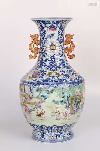 A Chinese Blue and White Famille-Rose Porcelain Vase