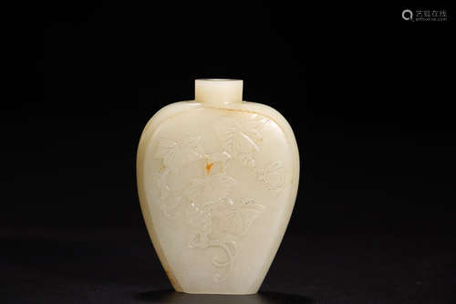 HETIAN JADE SNUFF BOTTLE