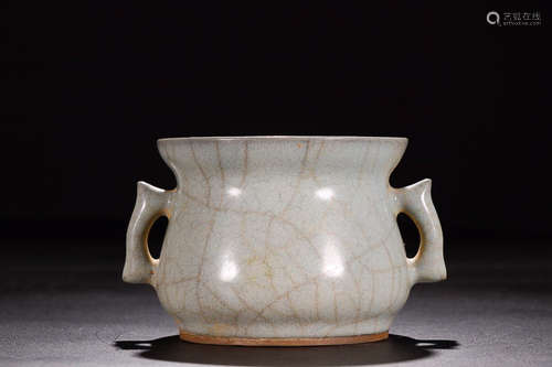 GUAN YAO DOUBLE-EAR VASE