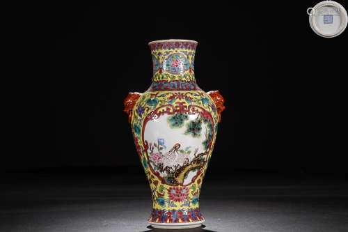 KANGXI' MARK FAMILLE ROSE DOUBLE-EAR VASE WITH GOLD-PRINTED DESIGN