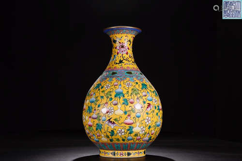 QIANLONG' MARK FAMILLE ROSE YUHUCHUN PING VASE