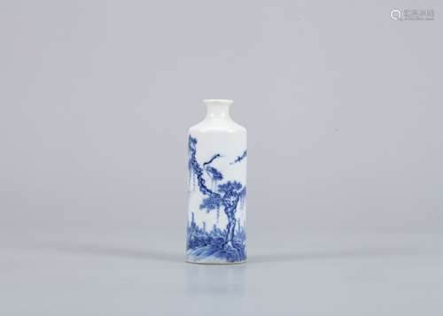 A Chinese Blue and White Porcelain Snuff Bottle