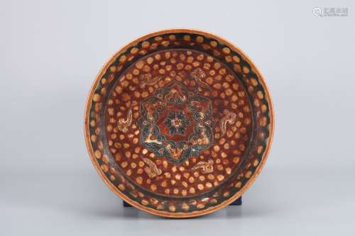 A Chinese San-Cai Porcelain Plate