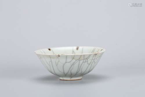 A Chinese Ge-Type Porcelain Bowl