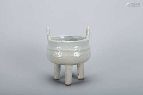 A Chinese Guan-Type Porcelain Incense Burner