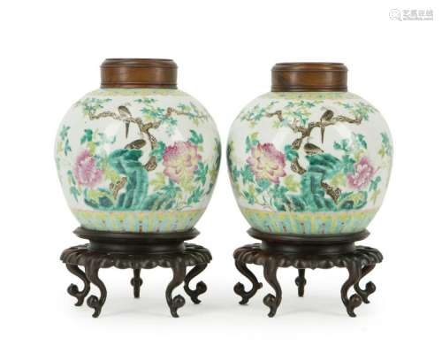 A pair of Chinese wedding jars