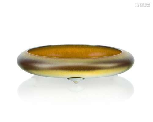 A Durand art glass bowl
