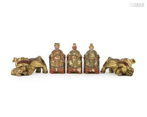 Five Asian decorative items