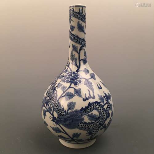 Chinese Blue-White 'Dragon' Vase