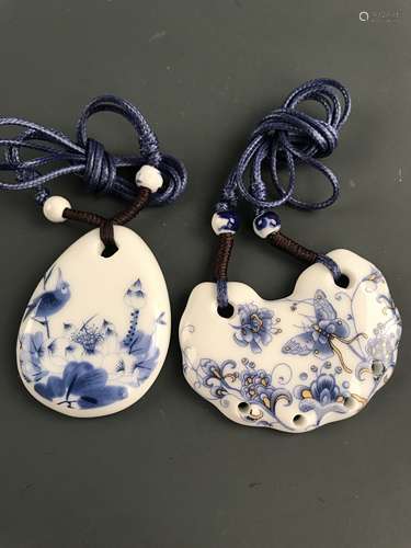 A Pair of Chinese Blue-White Necklace