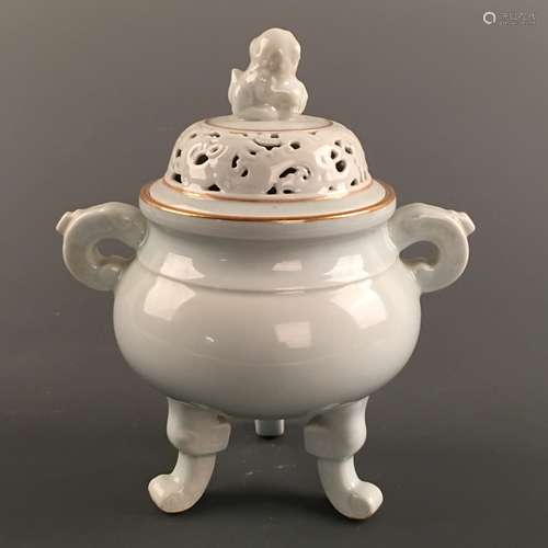 Chinese White Glazed Gilt Rim 'Ruishou' Tripod Censer, Qianlong Mark