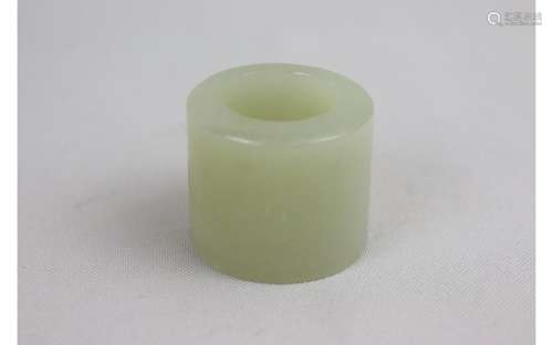 Chinees White Jade Thumb Ring