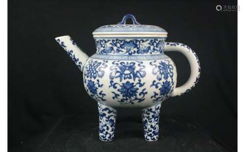 Chinese Blue and White Porcelain Ewer