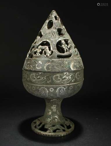 A Chinese Lidded Ancient-framing Bronze Vessel Display