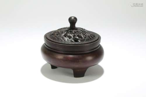 A Chinese Aquatic-fortune Lidded Censer Display