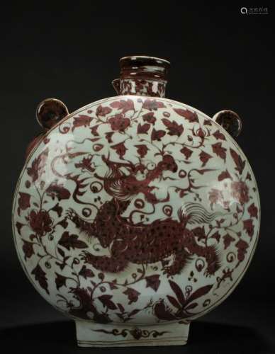 A Chinese Dragon-decorating Estate Porcelain Vase