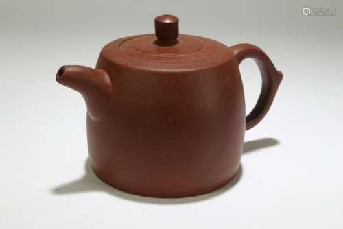 An Estate Chinese Circular Shi-da-bing Tea Pot Display