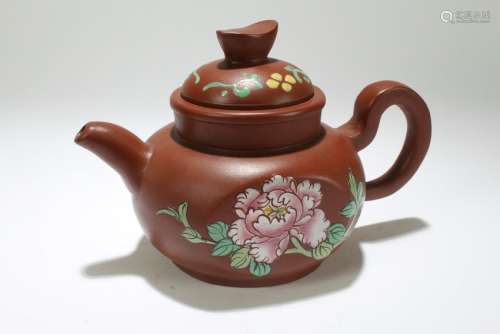 A Chinese Lidded Nature-sceen Tea Pot