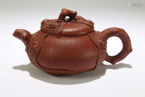 An Estate Chinese Peanut-fortune Tea Pot Display