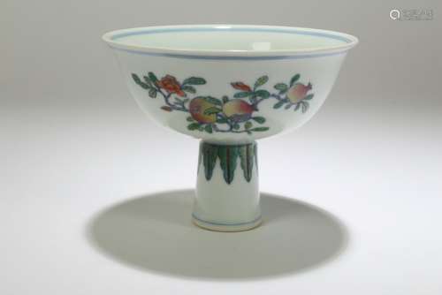 A Chinese Flat-opening Peach-fortune Porcelain Cup
