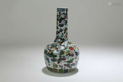 A Chinese Batterfly-fortune Nature-sceen Porcelain Vase