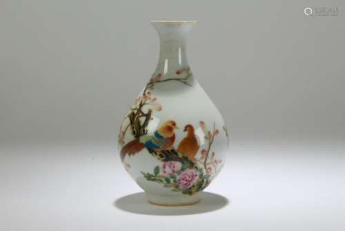 An Estate Chinese Nature-sceen Fortune Porcelain Vase