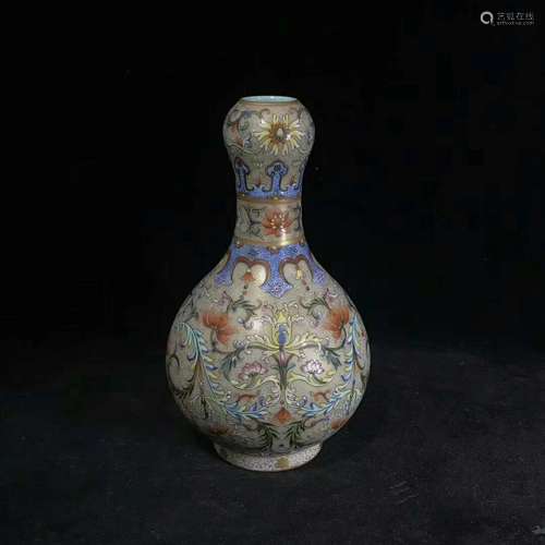 A Chinese Famille-Rose Porcelain Vase