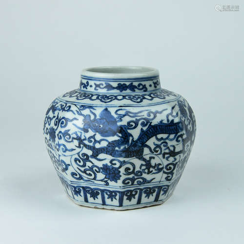 A Chinese Blue and White Porcelain Jar with Cover